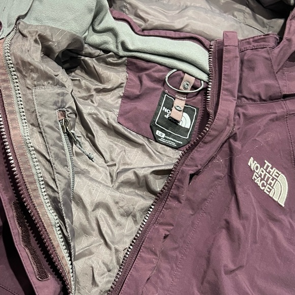Women's The North Face Purple HyVent Shell Hoodie Zipup Jacket - Picture 10 of 13